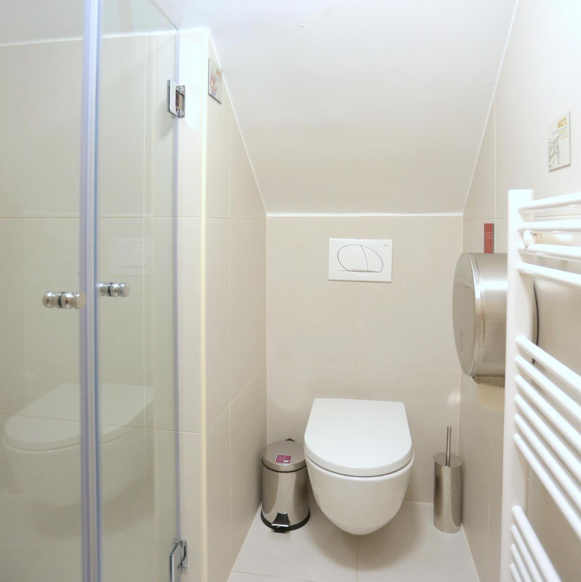 Celica Hostel *