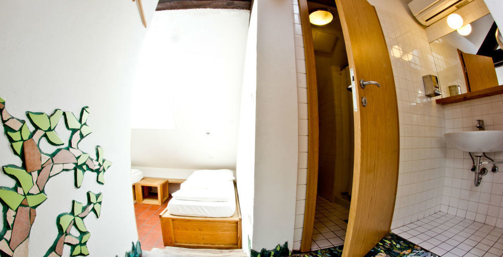 Hostel Celica
